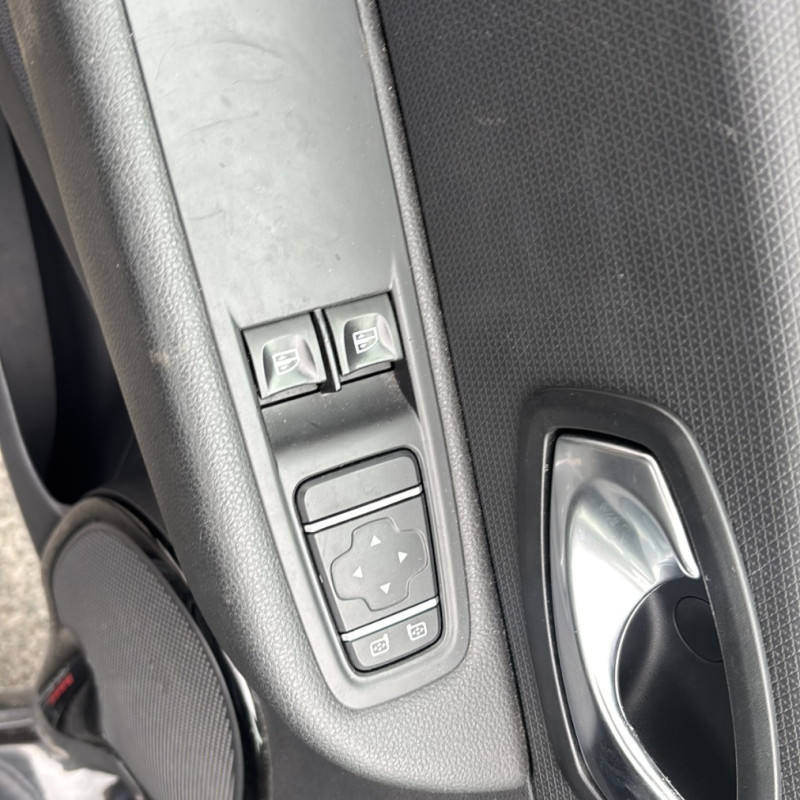 RENAULT CLIO 4 PHASE 2 0.9i - 12V TURBO TCE 90 Photo n°21