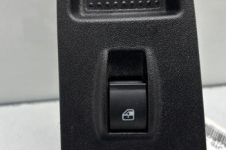 Interrupteur de leve vitre avant droit FIAT GRANDE PUNTO
