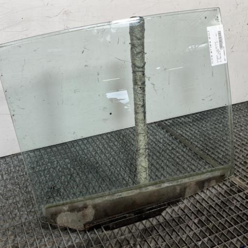 Vitre arriere droit HYUNDAI I 10 1 Photo n°2