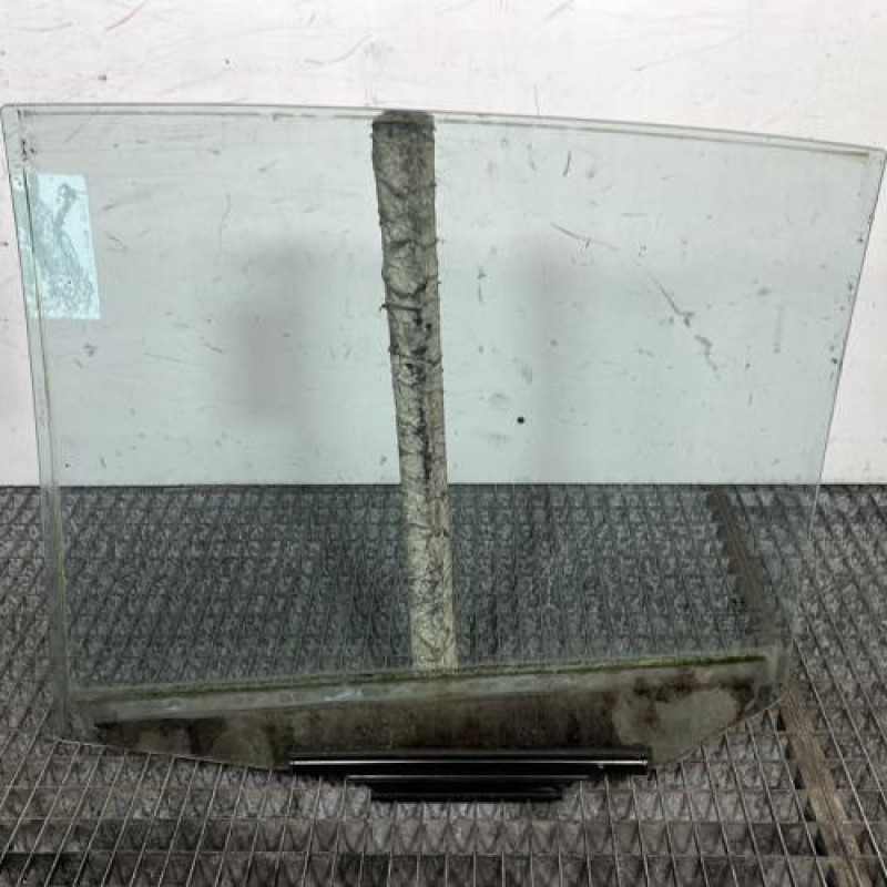 Vitre arriere droit HYUNDAI I 10 1 Photo n°4