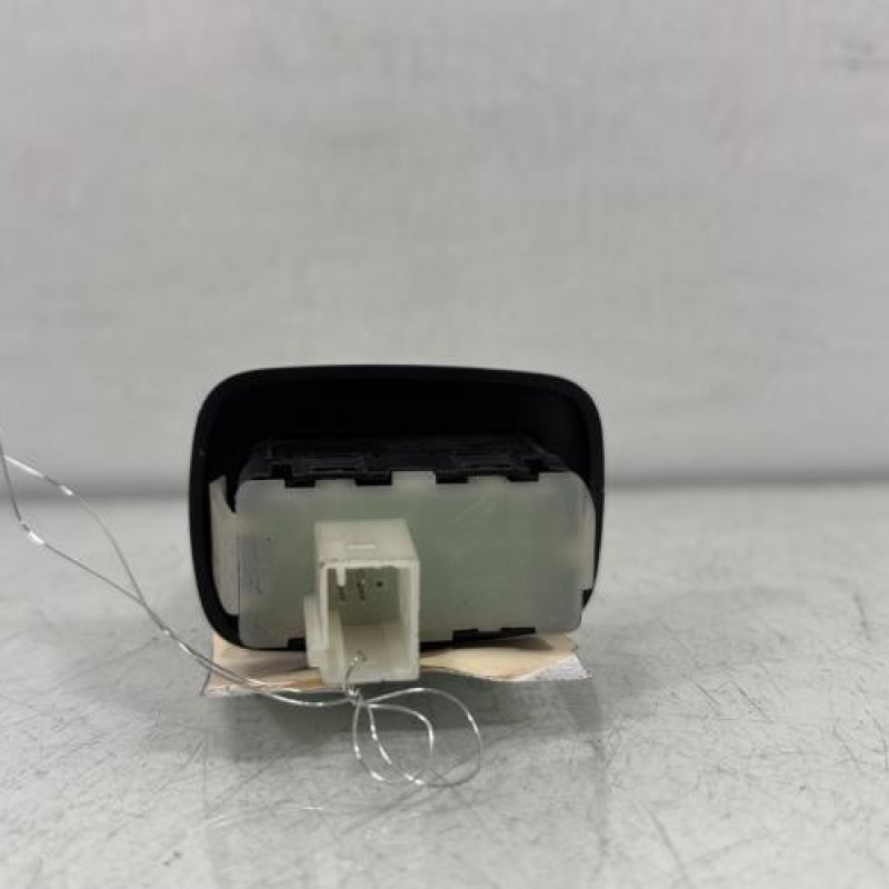 Interrupteur de leve vitre arriere gauche PEUGEOT 508 1 Photo n°4