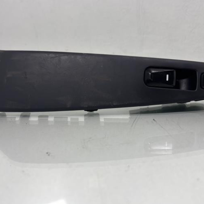 Interrupteur de leve vitre arriere droit HYUNDAI IX 35 Photo n°1