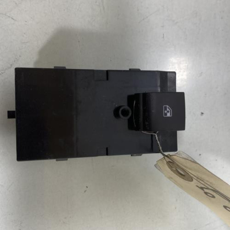 Interrupteur de leve vitre avant droit OPEL ASTRA K Photo n°1