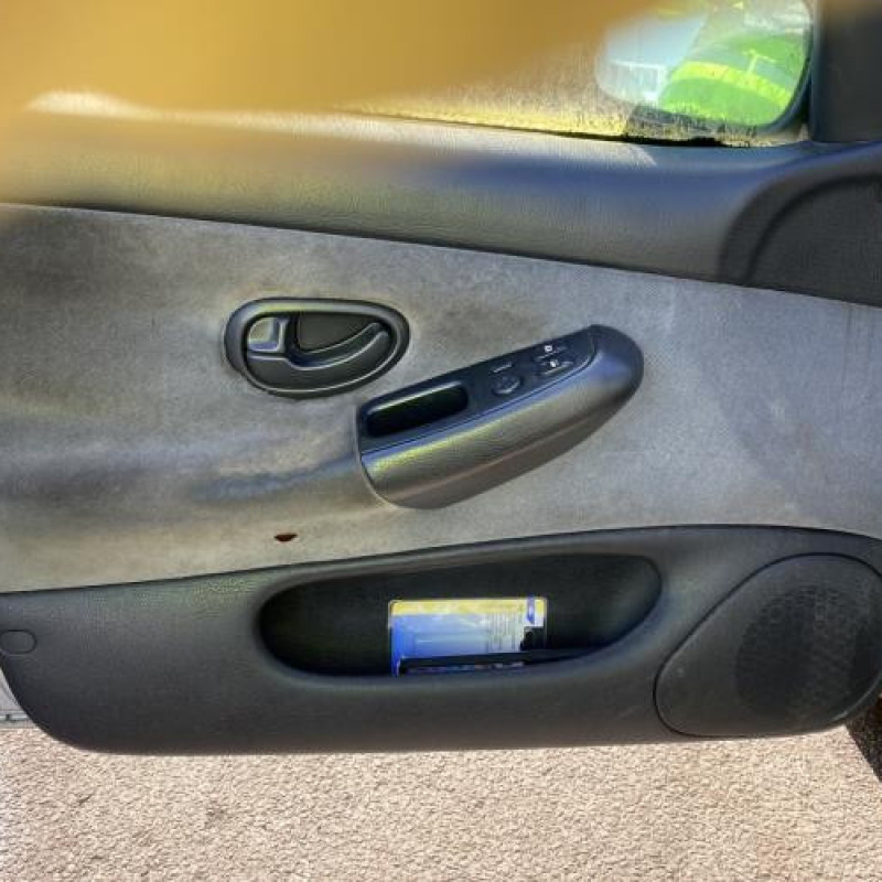 Interrupteur de leve vitre avant gauche PEUGEOT 406 Photo n°12