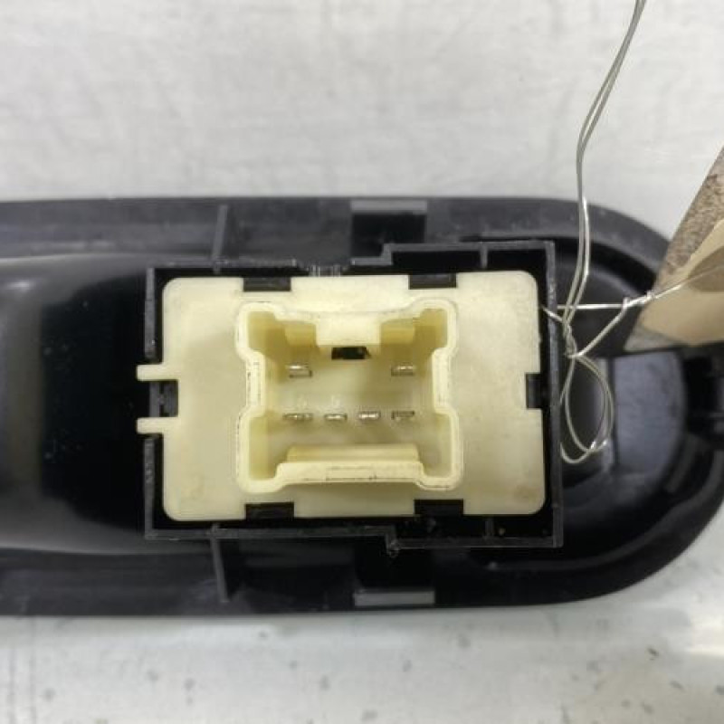 Interrupteur de leve vitre avant droit RENAULT TWINGO 3 Photo n°3