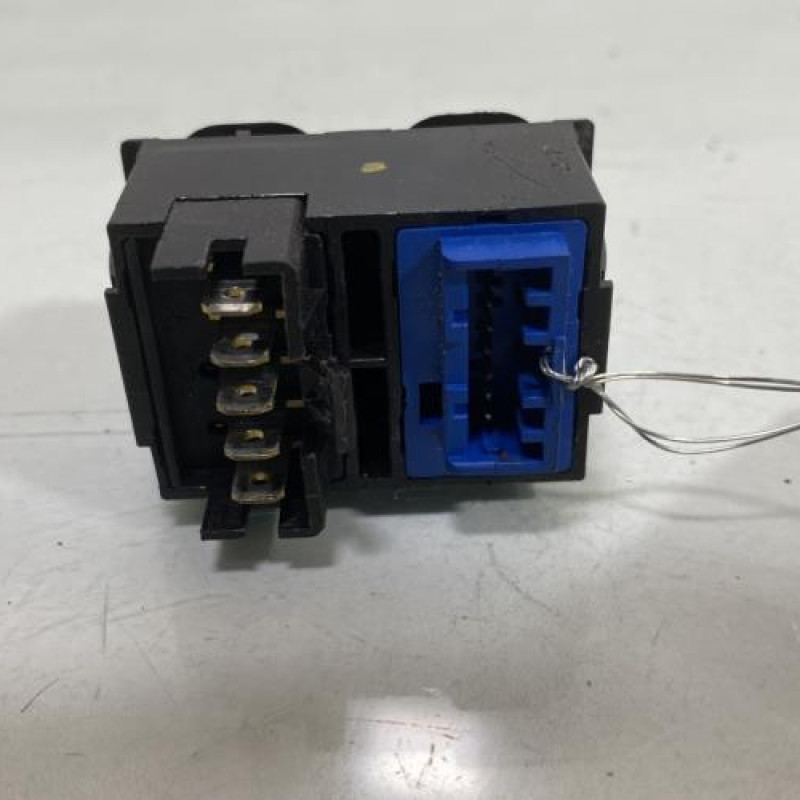 Interrupteur de leve vitre avant gauche PEUGEOT 406 Photo n°2