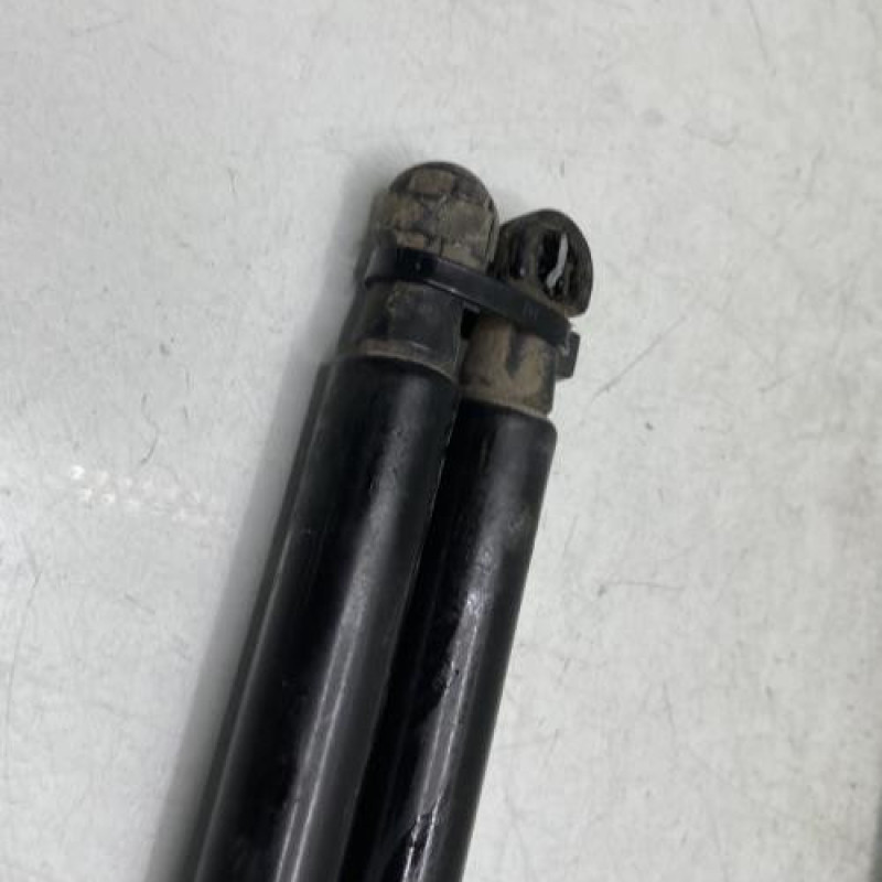 Verin de coffre RENAULT MEGANE 4 Photo n°3