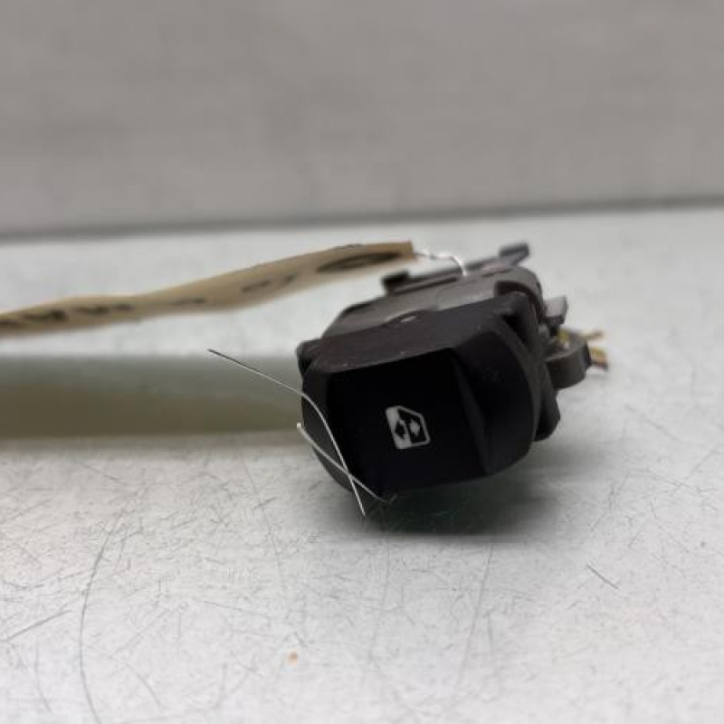 Interrupteur de leve vitre avant droit RENAULT MEGANE 2 Photo n°1