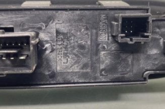 Interrupteur de leve vitre avant gauche CITROEN C3 2