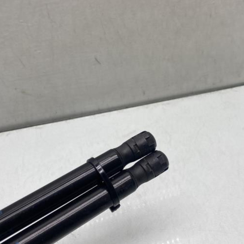 Verin de coffre MERCEDES CLASSE A 176 Photo n°3