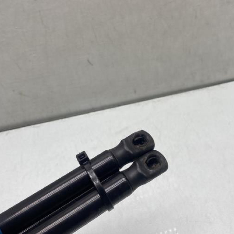 Verin de coffre MERCEDES CLASSE A 176 Photo n°4