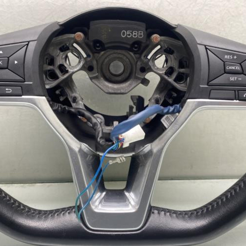 Volant NISSAN QASHQAI 2 Photo n°2