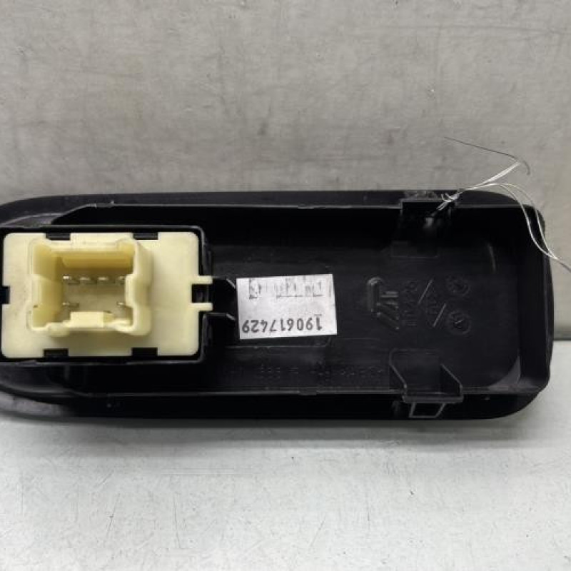 Interrupteur de leve vitre avant droit DACIA DUSTER 1 Photo n°2