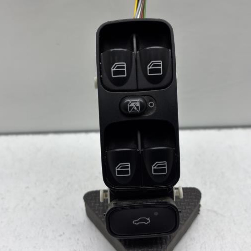 Interrupteur de leve vitre avant gauche MERCEDES CLASSE C 203 Photo n°2