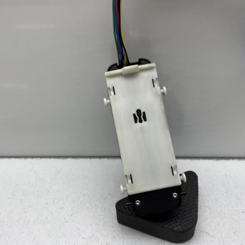 Interrupteur de leve vitre avant gauche MERCEDES CLASSE C 203 Photo n°4