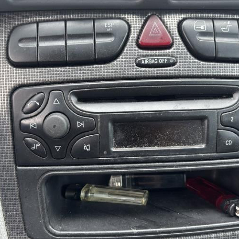 Interrupteur de leve vitre avant gauche MERCEDES CLASSE C 203 Photo n°18