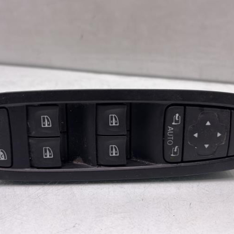 Interrupteur de leve vitre avant gauche RENAULT MEGANE 4 Photo n°1