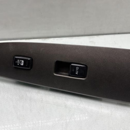 Interrupteur de leve vitre avant droit LEXUS IS 2 Photo n°1