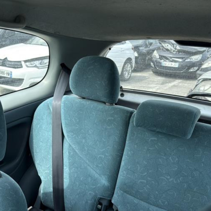 Feu arriere principal droit (feux) TOYOTA YARIS 1 Photo n°16