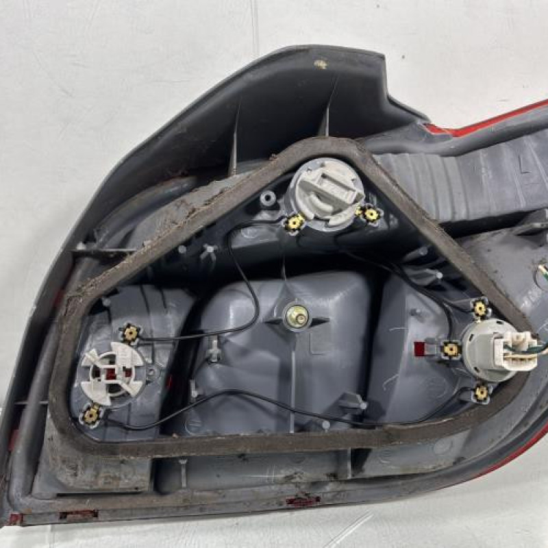 Feu arriere principal gauche (feux) TOYOTA YARIS 1 Photo n°2