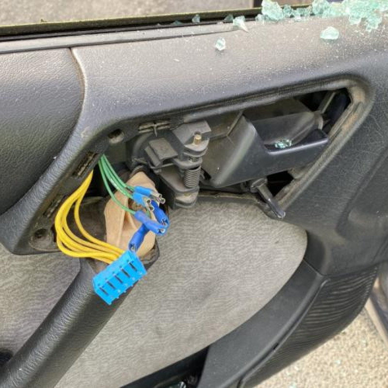 Feu arriere secondaire droit (feux) CITROEN XANTIA Photo n°13