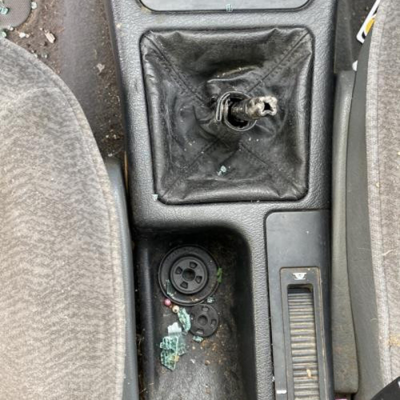 Feu arriere secondaire droit (feux) CITROEN XANTIA Photo n°20