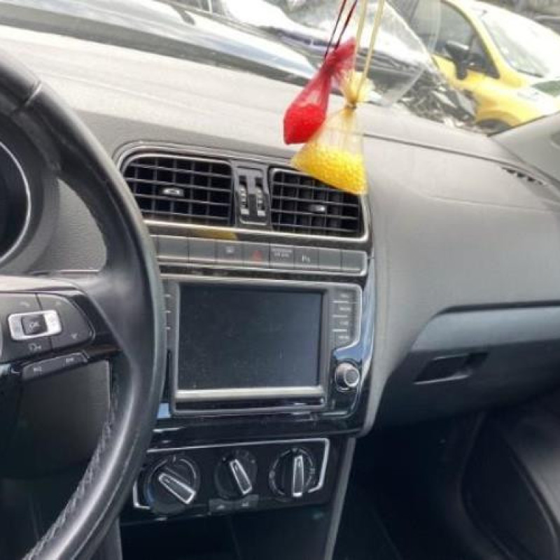 Volant VOLKSWAGEN POLO 5 Photo n°14