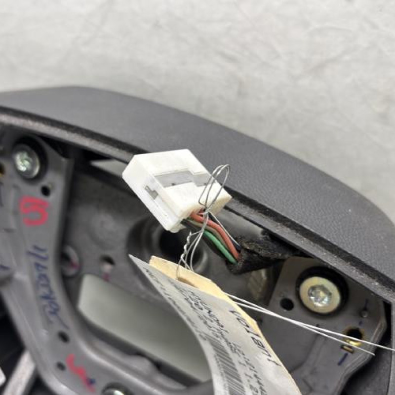 Volant HYUNDAI I 20 2 Photo n°4