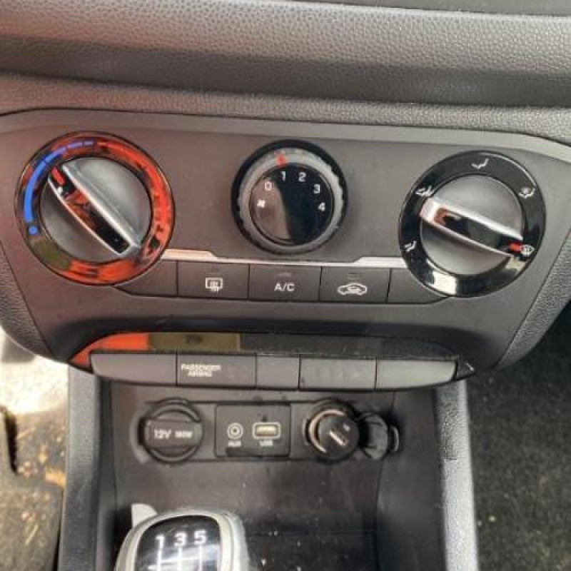 Volant HYUNDAI I 20 2 Photo n°14