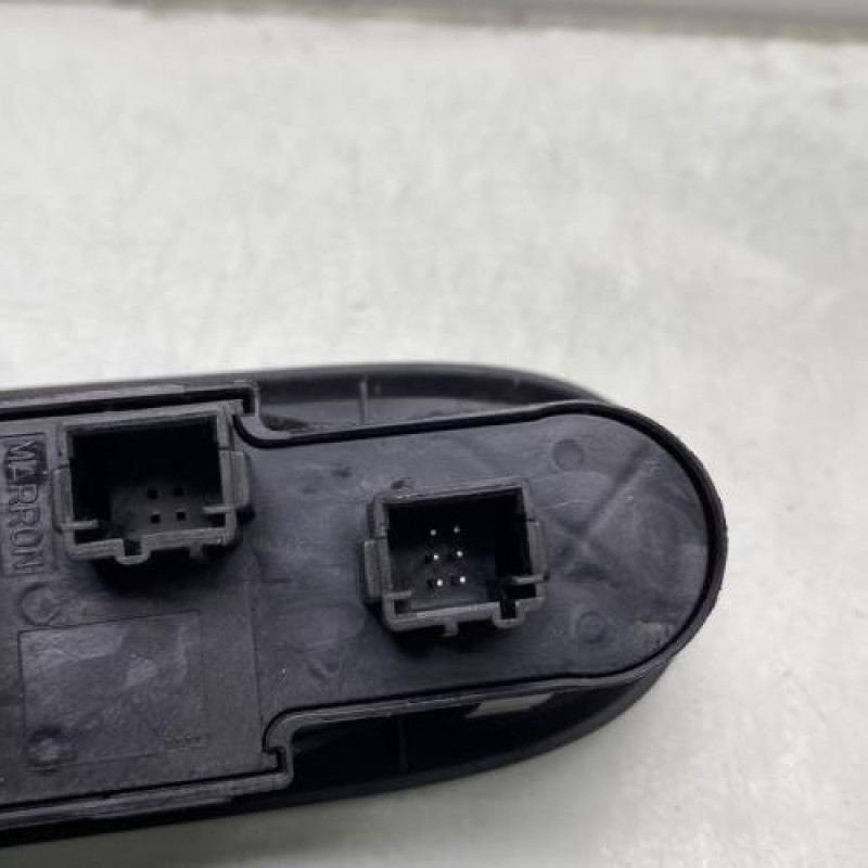 Interrupteur de leve vitre avant gauche PEUGEOT 308 1 Photo n°4