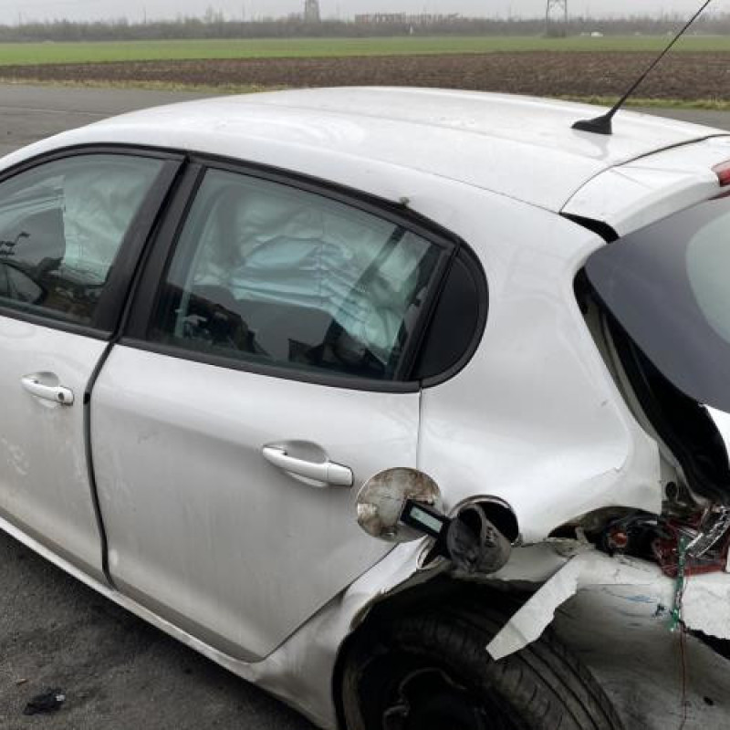 Interrupteur de leve vitre avant droit PEUGEOT 208 1 Photo n°11