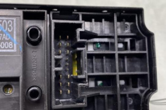 Interrupteur de leve vitre avant gauche MITSUBISHI SPACE STAR 3