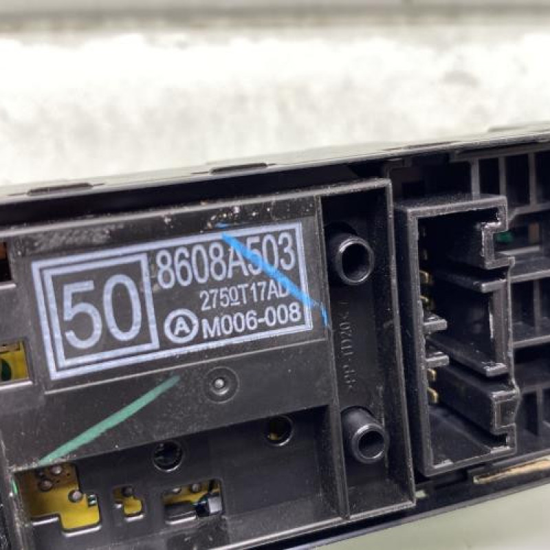 Interrupteur de leve vitre avant gauche MITSUBISHI SPACE STAR 3 Photo n°4