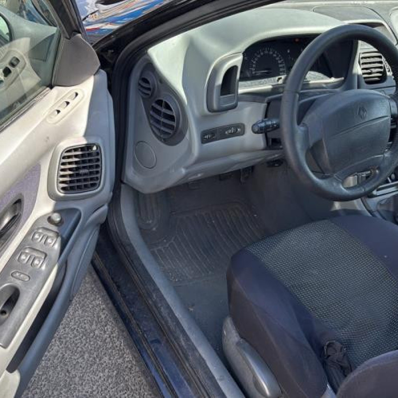 Interrupteur de leve vitre avant gauche RENAULT LAGUNA 1 Photo n°14