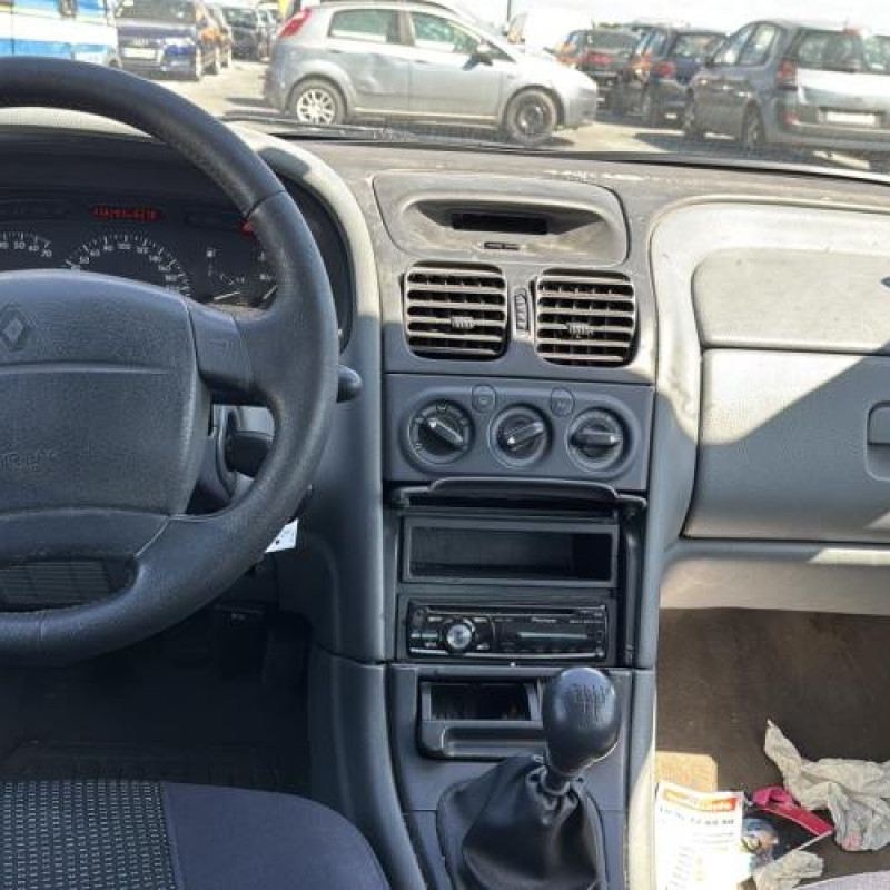 Interrupteur de leve vitre avant gauche RENAULT LAGUNA 1 Photo n°17