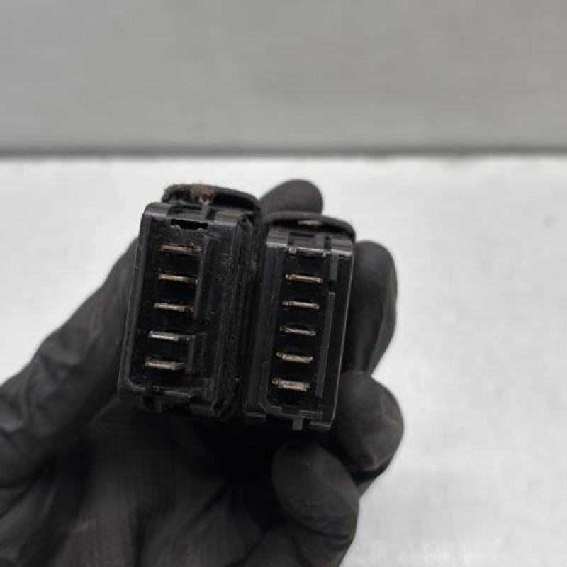 Interrupteur de leve vitre avant gauche RENAULT KANGOO 1 Photo n°2