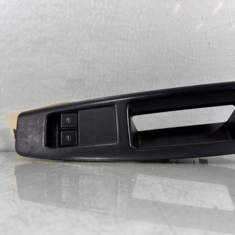 Interrupteur de leve vitre avant gauche VOLKSWAGEN POLO 4 Photo n°1