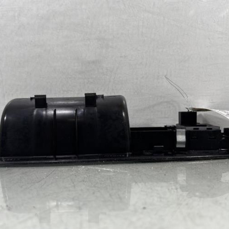 Interrupteur de leve vitre avant gauche VOLKSWAGEN POLO 4 Photo n°5