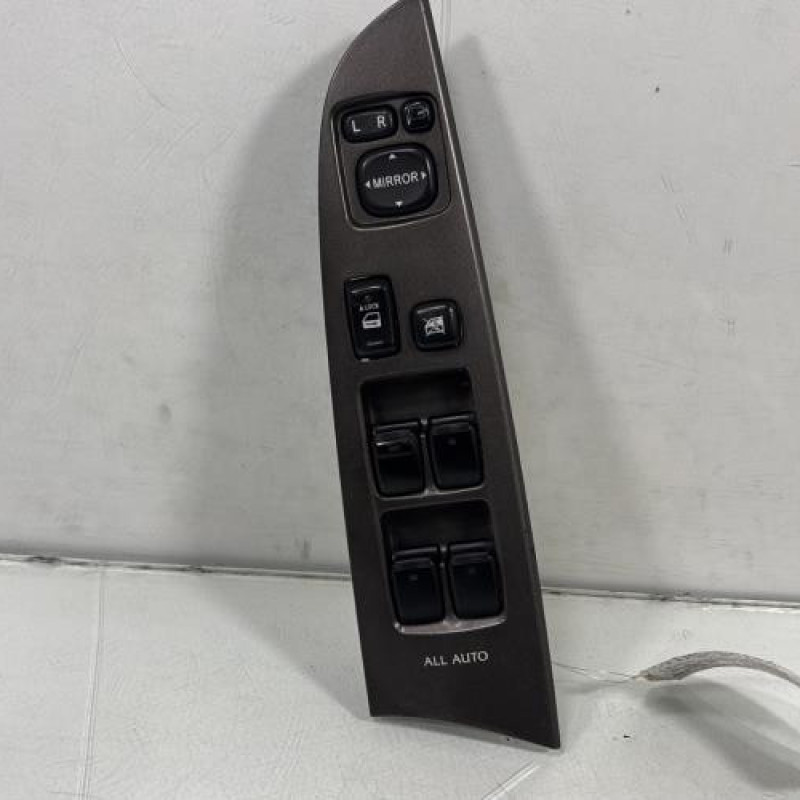 Interrupteur de leve vitre avant gauche LEXUS IS 2 Photo n°1