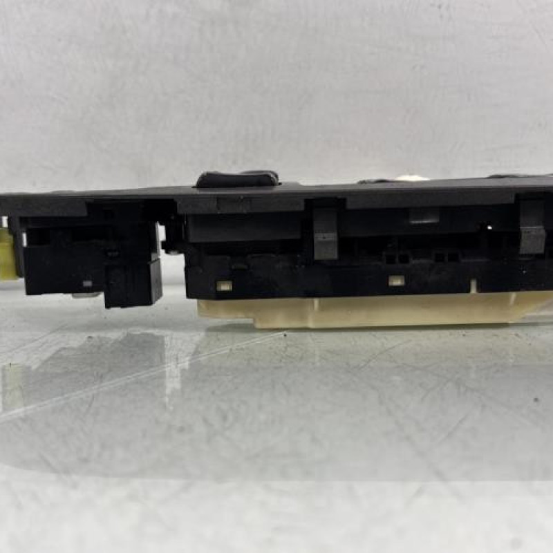 Interrupteur de leve vitre avant gauche LEXUS IS 2 Photo n°4