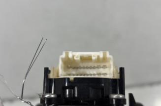 Interrupteur de leve vitre avant gauche LEXUS IS 2