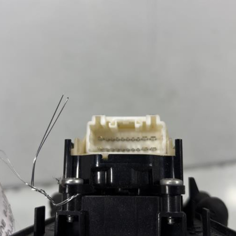 Interrupteur de leve vitre avant gauche LEXUS IS 2 Photo n°6