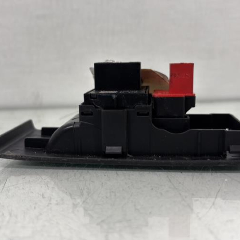 Interrupteur de leve vitre avant gauche SEAT TOLEDO 4 Photo n°3