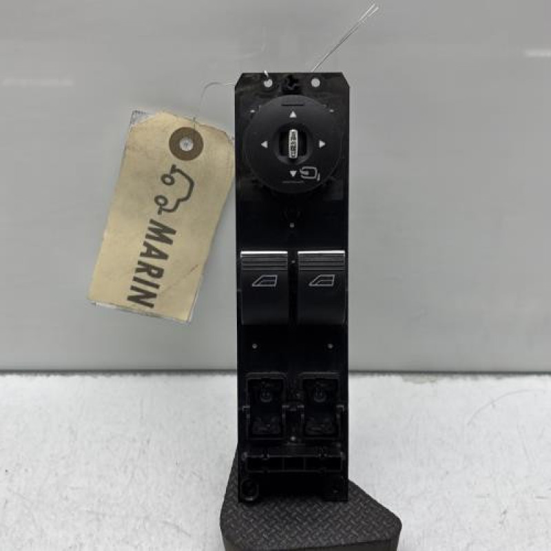 Interrupteur de leve vitre avant gauche FORD FIESTA 6 Photo n°1