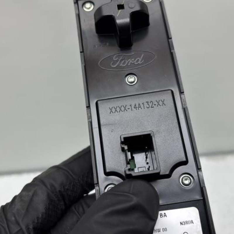 Interrupteur de leve vitre avant gauche FORD FIESTA 6 Photo n°5