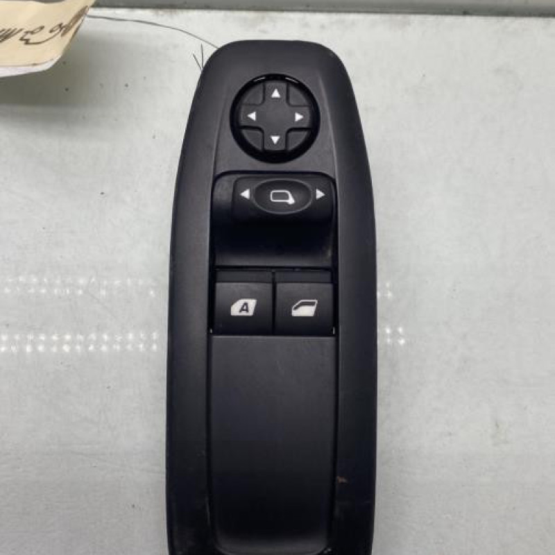 Interrupteur de leve vitre avant gauche PEUGEOT 2008 1 Photo n°1