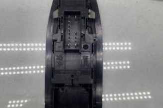 Interrupteur de leve vitre avant gauche PEUGEOT 2008 1