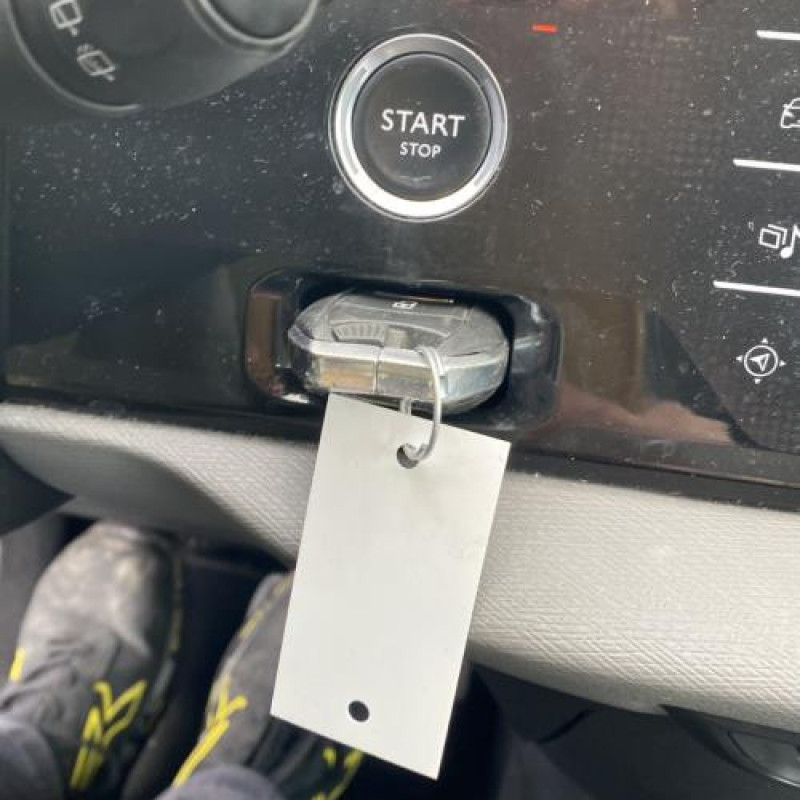 Pare boue arriere droit CITROEN C4 PICASSO 2 Photo n°13