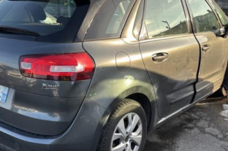 Pare boue arriere droit CITROEN C4 PICASSO 2