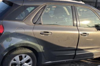 Pare boue arriere droit CITROEN C4 PICASSO 2